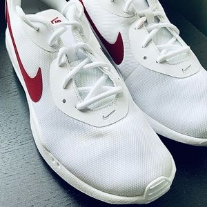 Men’s Nike Tennis Shoes size 10.